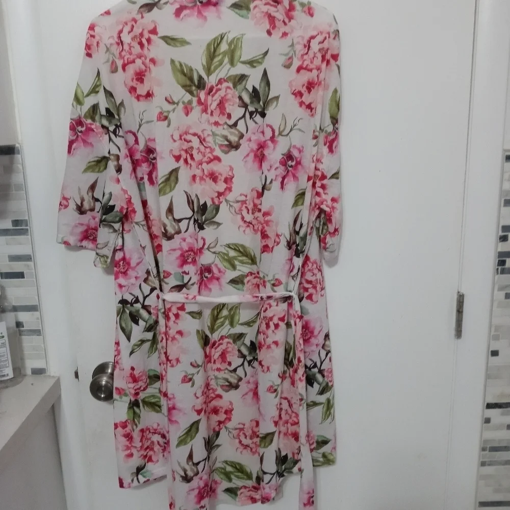 Show Me Your MuMu Floral Short Sleeve Knee Length Robe W Tie belt OS